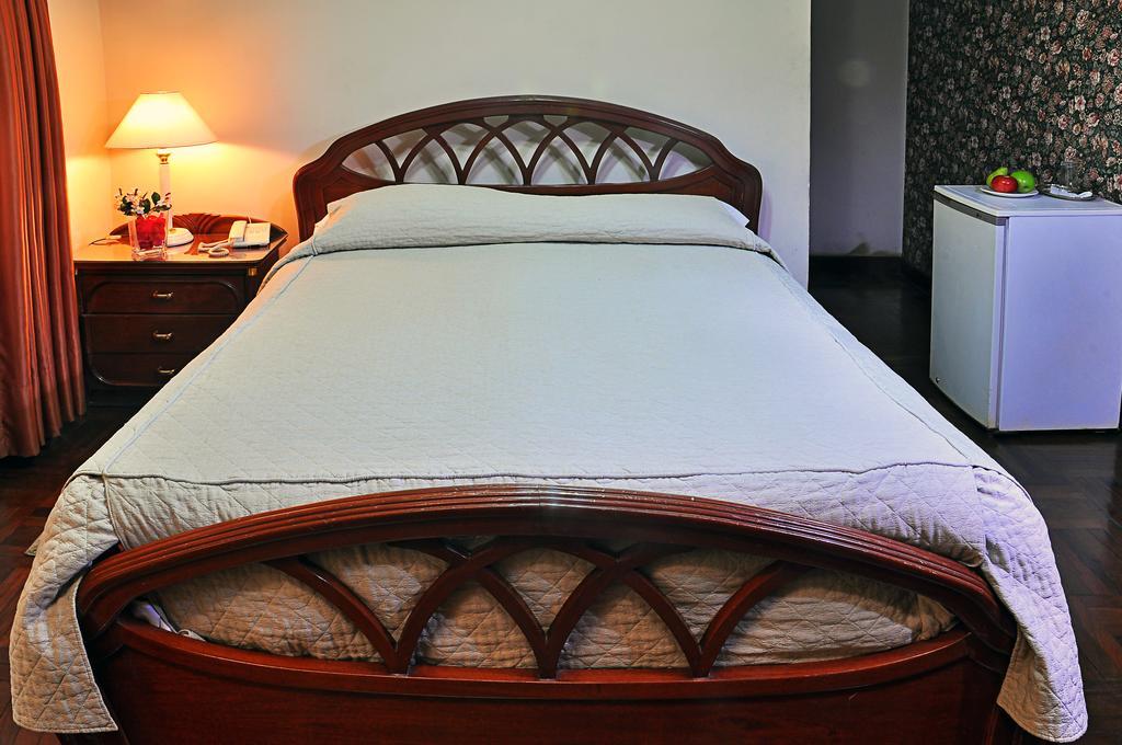 Capital Plaza Hotel سوكر المظهر الخارجي الصورة